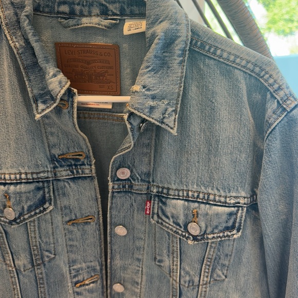 Levi’s Jean jacket - Picture 2 of 4
